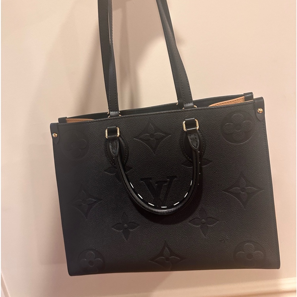 Rare! Wild at Heart Tote - Picture 5 of 5